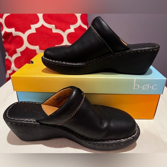 b.o.c. Women's Black Slip-On Clogs - Picture 1 of 8